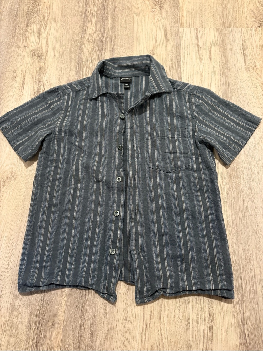 Boys size 7 button up